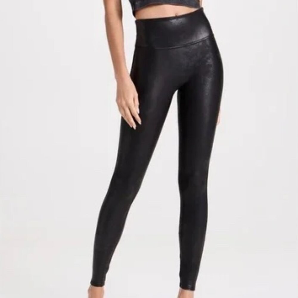 SPANX High Rise Faux Leather Crackle Leggings Black Size Medium Petite MP EUC